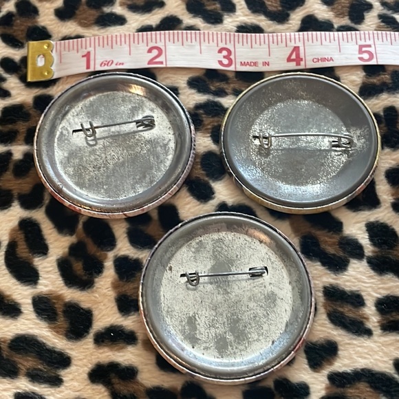 BEE GEES 🎤 Vintage Rock Band Button Pin Pinback Collectible Barry Gibb Disco - Picture 4 of 15